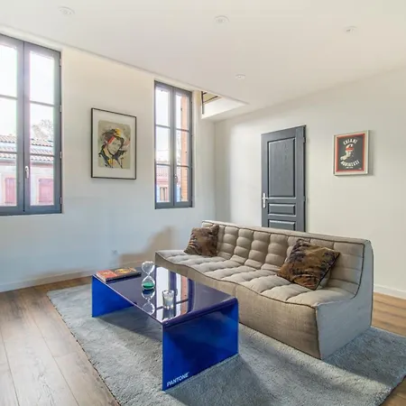 Nice Spacious Nest In Апартаменты *